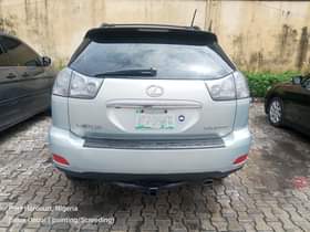 A picture of New arrival RX330 2006 model Pure First body Neatly used