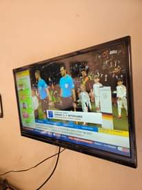 A picture of 28 inches tv for sell