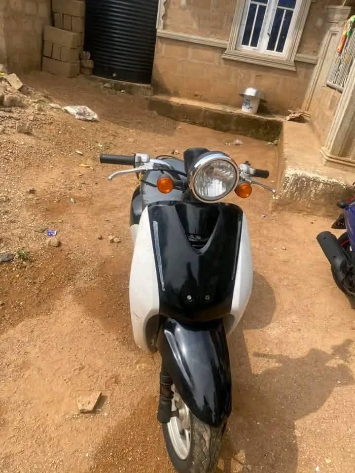 A picture of 2010 Honda today