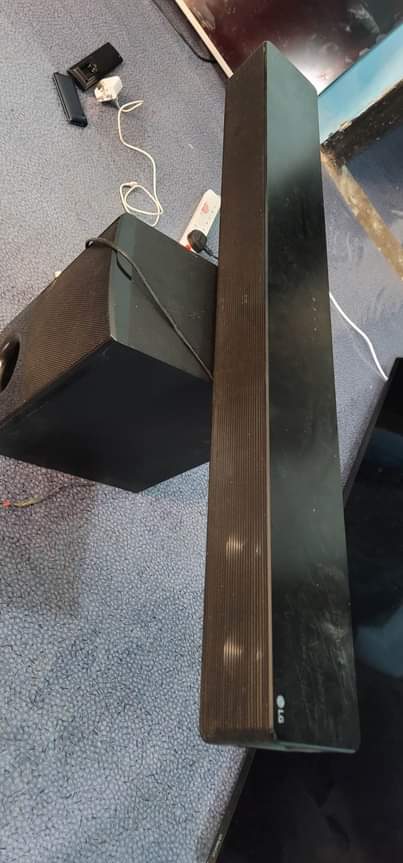 A picture of Tv sound bar soma description