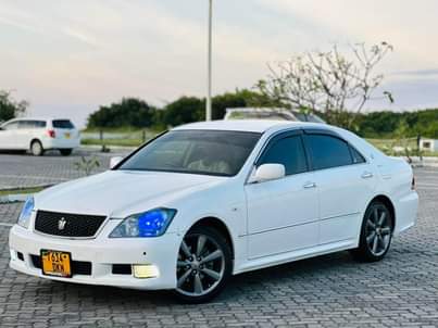 A picture of TOYOTA CROWN ATHLETE