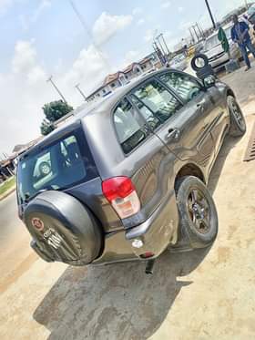 A picture of URGENT SALE Clean Reg 02 Toyota RAV4 first body first