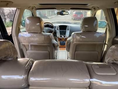 A picture of Few months used first body 2005 Lexus RX 330