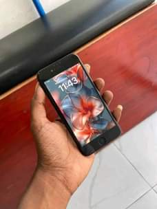 A picture of IPHONE 8 MPYA BADO