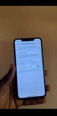 A picture of iPhone Xsmas 256gb Face ID TT working perfectly