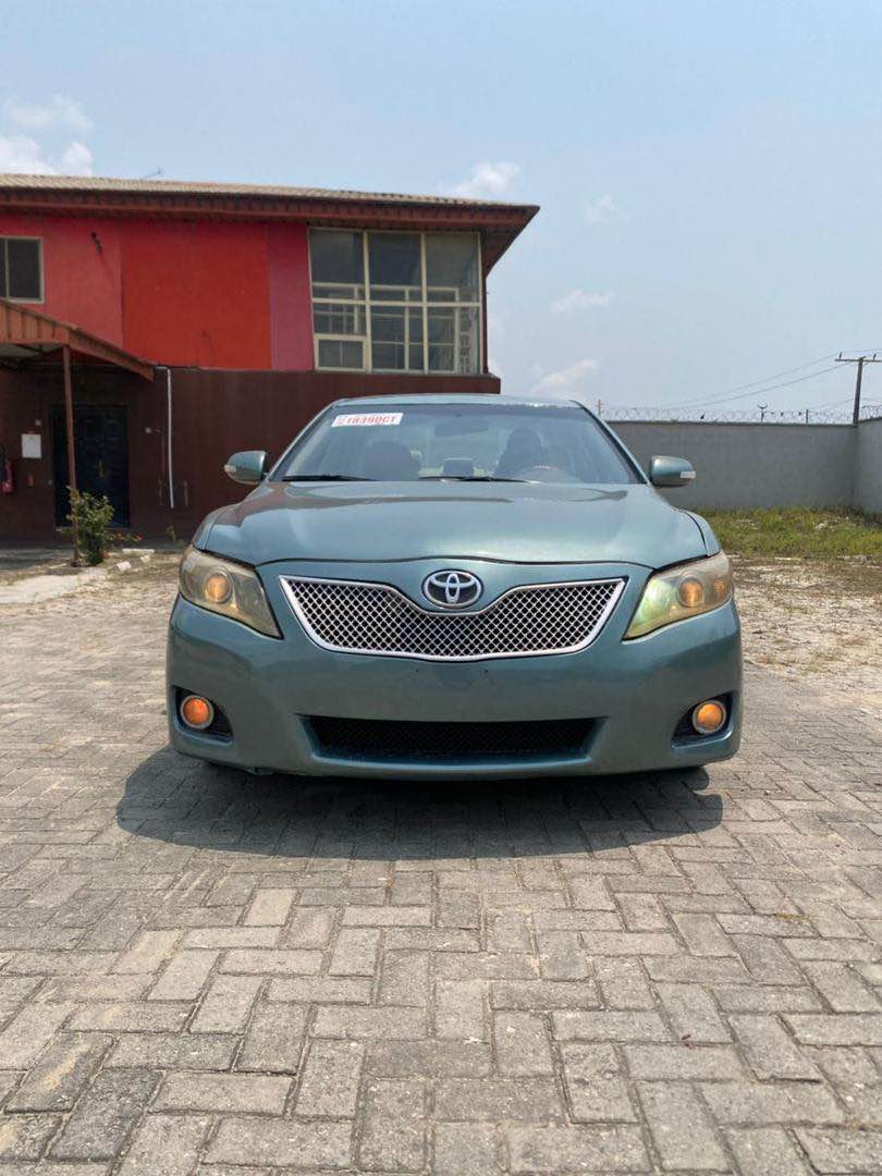 A picture of Toyota Camry LE 2008