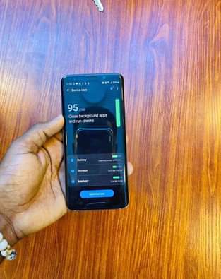 A picture of Samsung s9