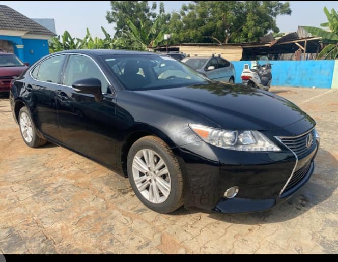 A picture of FOREIGN USEDLEXUS ES 350 2015 PRICE 30M LOCATION LAGOS STATE