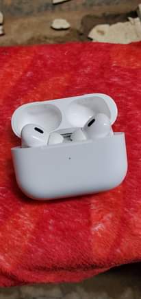 A picture of Original airpods pro UGX 200.000