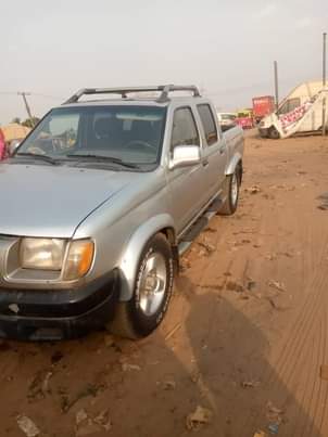 A picture of Nissan frontier tokubo