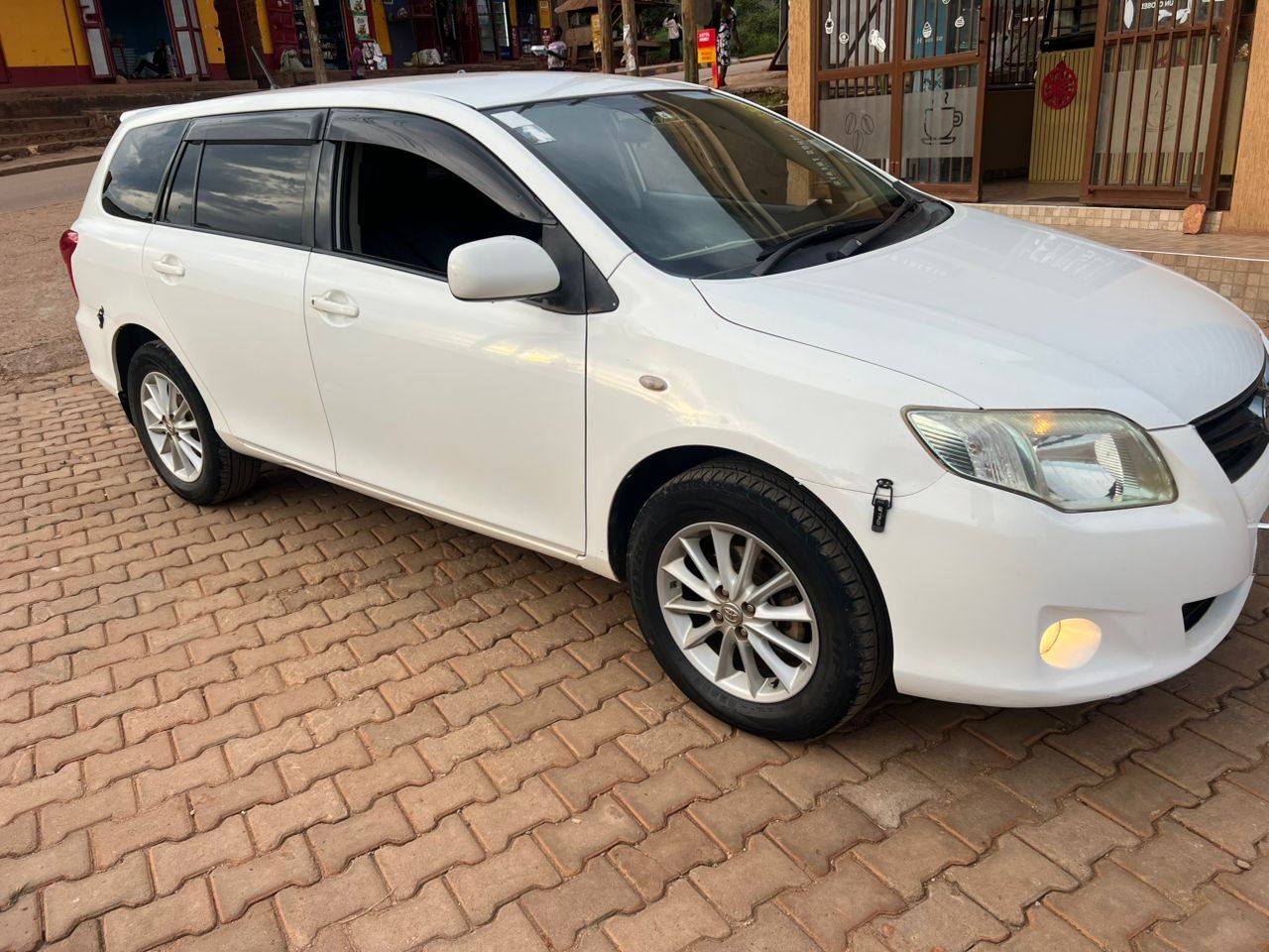 A picture of Toyota fielder 2010 25m very good condition