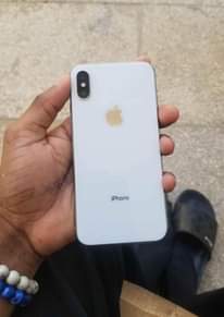 A picture of IPHONE X plain