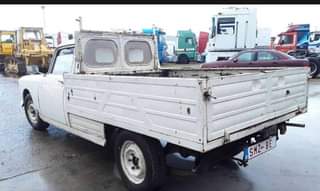 A picture of 1970 PEOGEOUT PICKUP 404 FOR SALE Condition Direct Tokunbo Price