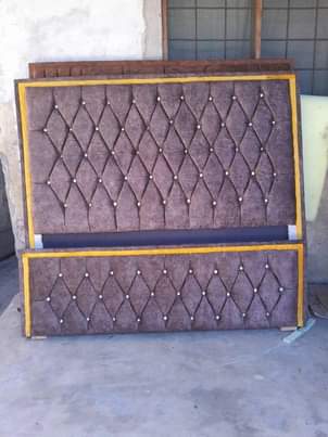 A picture of Bed sofa bei kuanzia 180k 220k nazaidi ya Bei hizi