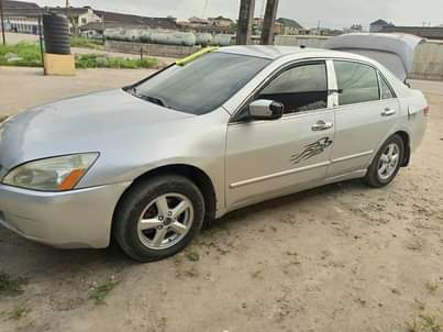 A picture of Honda Accord 2004