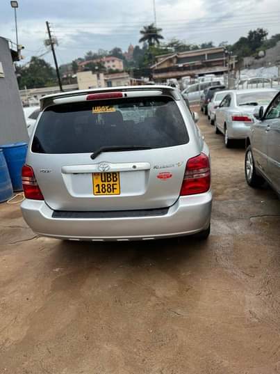 A picture of Toyota kluger 2006 Has no mechanic issues contact me on