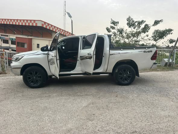 A picture of Sharp neatly used Toyota Hilux 2019