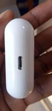 A picture of Original apple airpods... 100k...call or WhatsApp...0756291010 0785069561