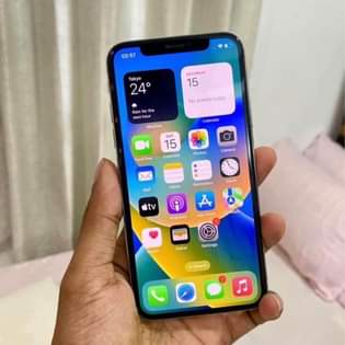A picture of Iphone X