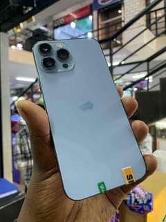 A picture of IPhone 13 pro Max
