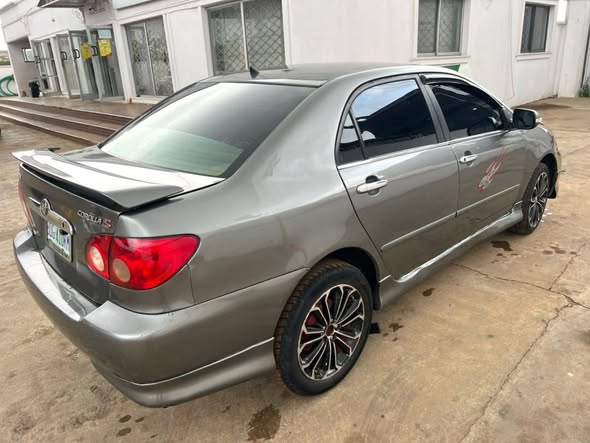 A picture of Toyota corola 2005 model sport edition engine and gear is