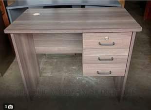 A picture of Kitchen cabinets