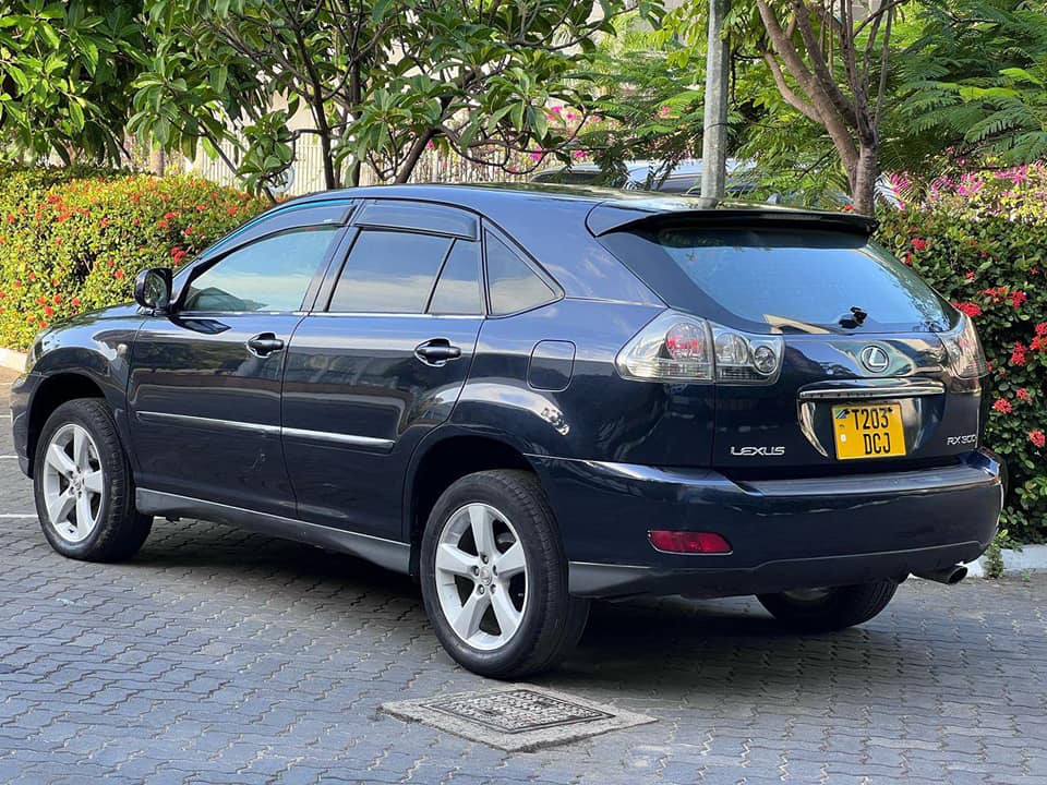 A picture of TOYOTA HARRIER