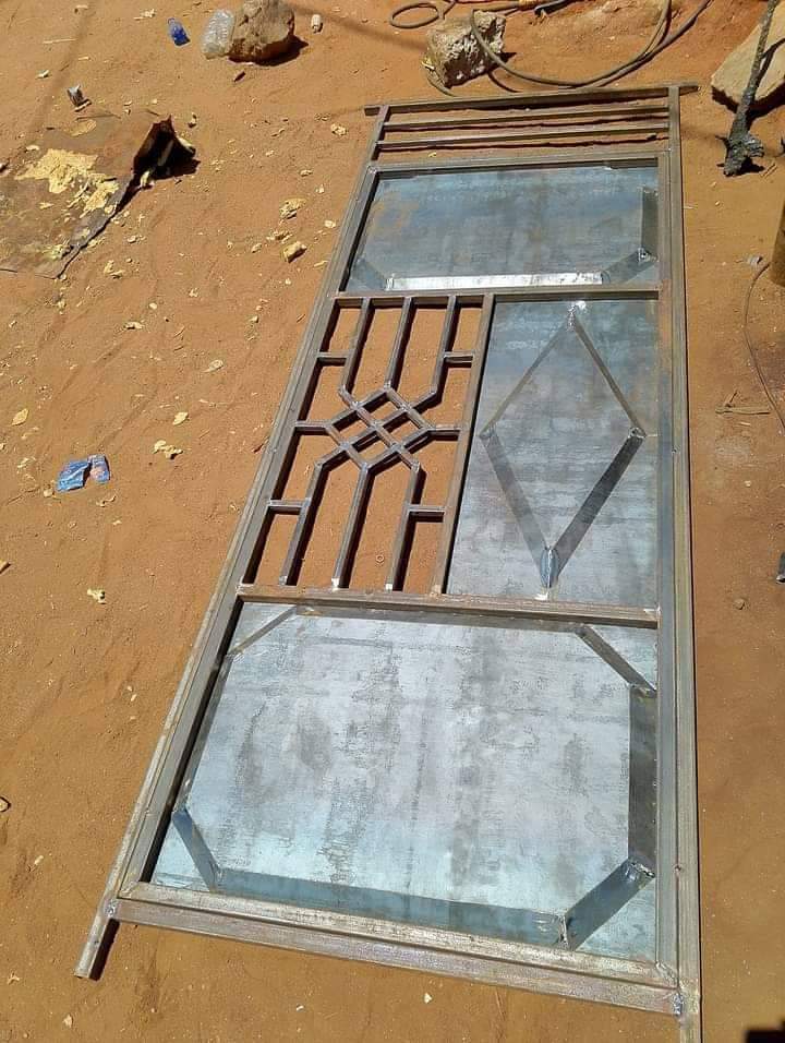 A picture of Madirisha na mageti aina mbalimbali