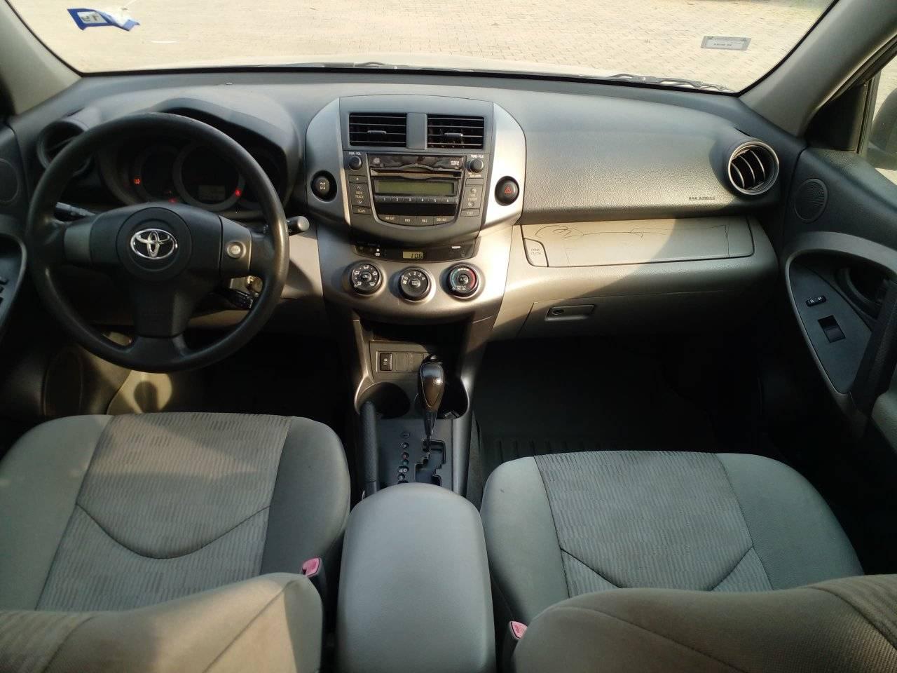 A picture of 2010 first body Toyota Rav4 untampered engine and gear buy