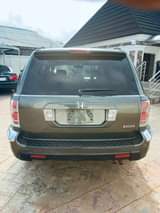 A picture of Brand Honda Model Pilot Painted Year 2007 Price 1 800