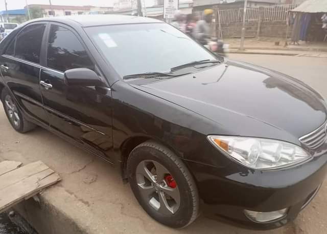 A picture of 2004 Toyota camry