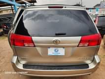 A picture of Toyota Sienna 2007 model