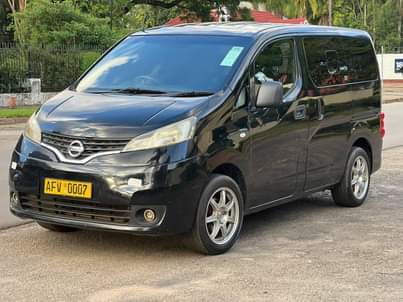 nissan nv200