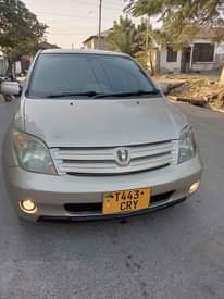 A picture of TOYOTA IST ON sale price 7 5