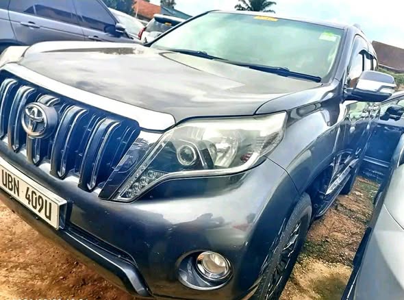 A picture of Landcruiser TXL 2015 for sale 125millions call 0755622807