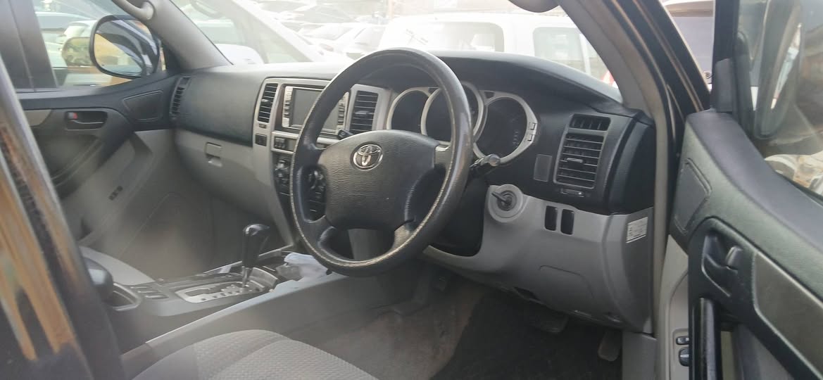 A picture of TOYOTA SURF