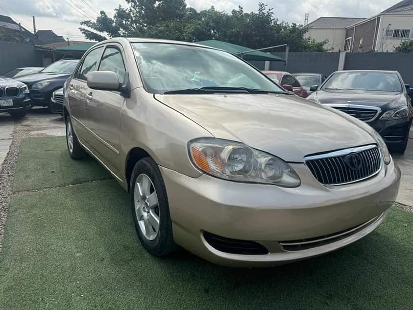 A picture of 2006 Toyota Corolla LE with tapping engine