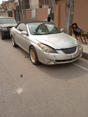 A picture of Solara 2006