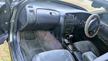 A picture of Toyota cresta Body saloon Colour dark blue Engine cc 1988