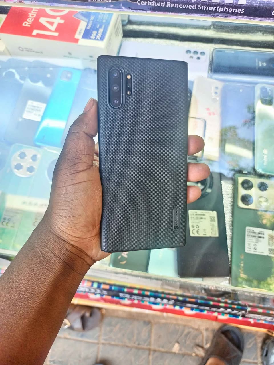 A picture of Samsung note 10 256gb 12ram