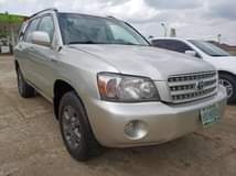 A picture of 2004 TOYOTA Highlander