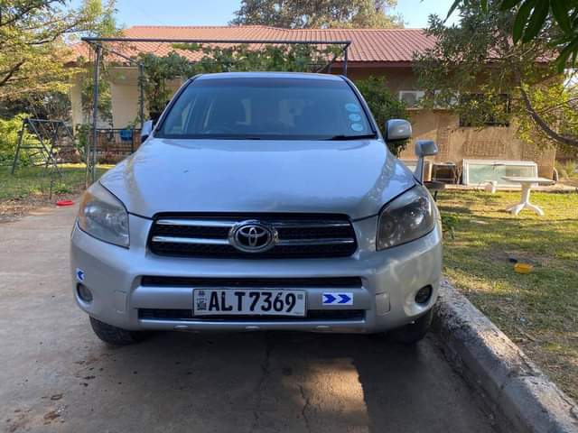 A picture of Rav 4 on sale with no pressure 110 000 location