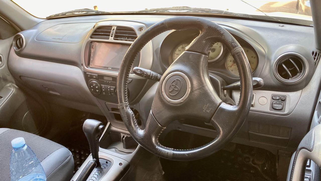 A picture of TOYOTA RAV4