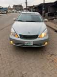 A picture of Lexus es300