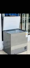 A picture of Freezer Hisense Lita 200 Mpya Sana Laki tano na 80