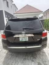 A picture of Clean Toyota Highlander 2011 model 5 8m net price Neatly