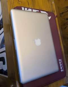A picture of MACBOOK PRO 2012