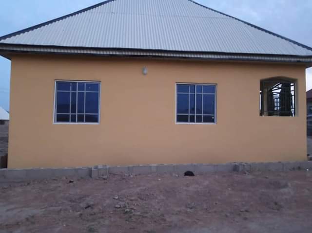 A picture of Distress need money urgently 2 bedroom for sale 6m kuje