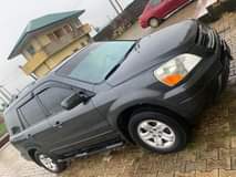 A picture of Honda pilot