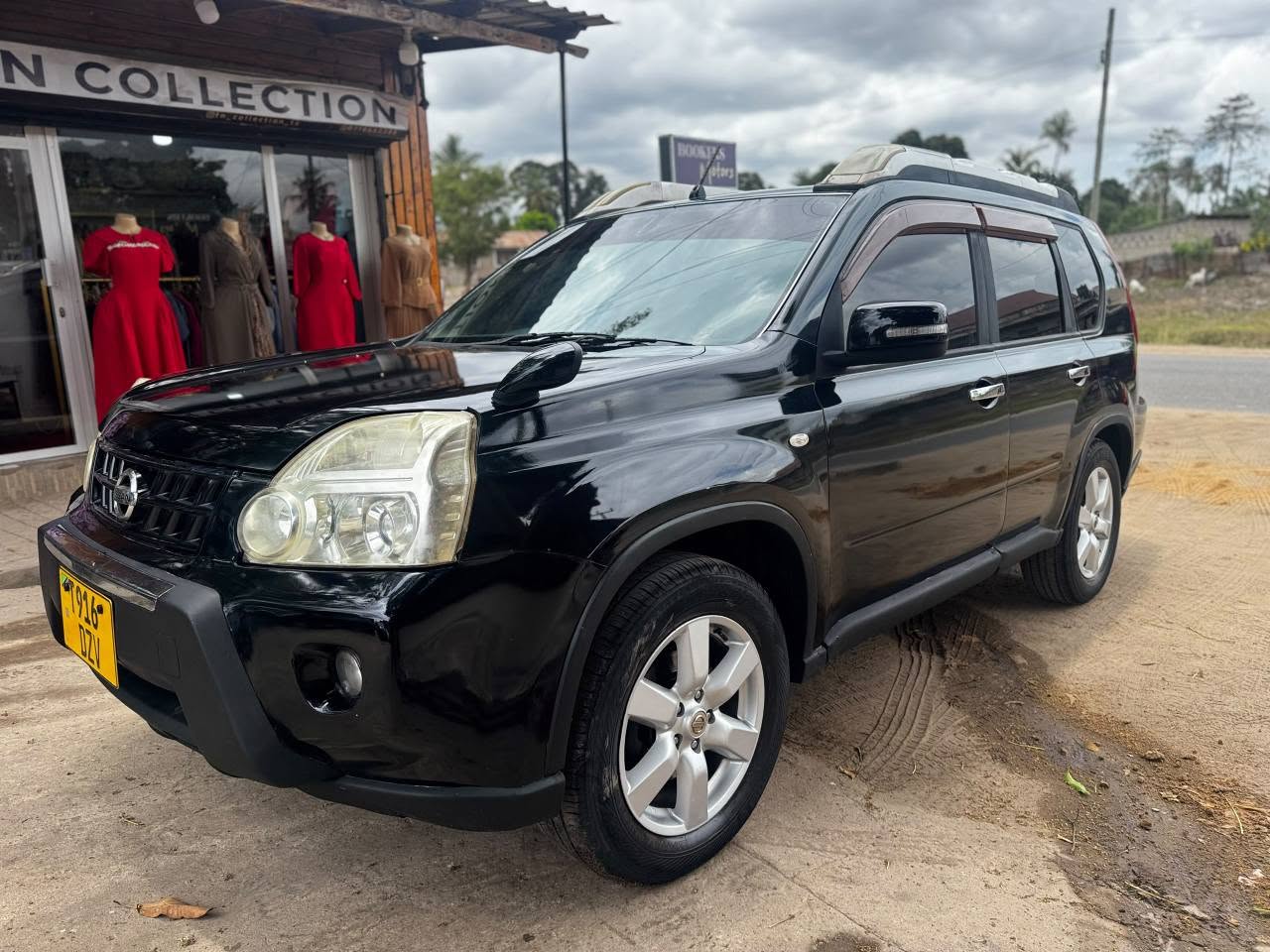 A picture of Nissan X trail 12